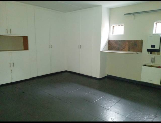 3 BEDROOM FREESTANDING TO LET IN NOORDRAND